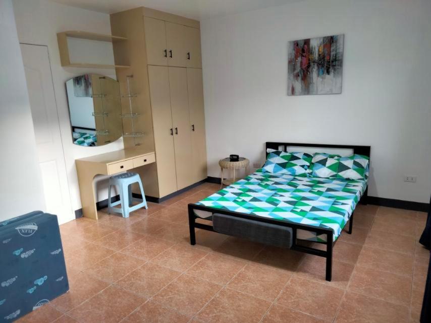 Vacation Town House Near Mactan Cebu Airport Villa Lapu-Lapu City Kültér fotó